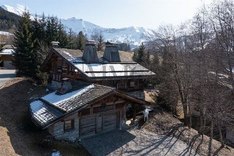 Discover the epitome of Alpine luxury in Megève with this exceptional chalet. Ideally located near the slopes, it offers breathtaking panoramic views and total privacy in one of the most exclusive areas of the resort. Featuring an indoor pool, a priv...