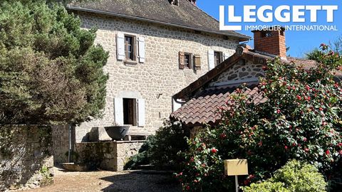 A27926CHT24 - Dit prachtige majestueuze landhuis in een prachtige omgeving ligt in het hart van de Dordogne in de buurt van een van de meest populaire dorpen van de Périgord Vert. Met meer dan 300m2 bewoonbare oppervlakte, een zwembad, een meer, schu...