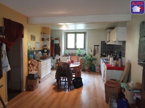 In the heart of the village of Montferrier (09) located at the foot of the Monts d'Olmes, come and discover this village house of approximately 90m² in duplex with garden and garage. - On the garden level: a large double-facing living space with a ki...