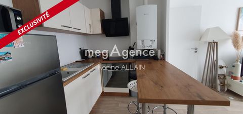 Beautiful 2 room apartment still under ten-year warranty located in a quiet green area, approximately 2 km from the beach, train station and shops. The apartment has a fitted and equipped kitchen open to the living room with access to a beautiful sun...