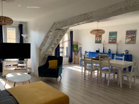 Entdecken Sie diese prächtige F4-Maisonette im Herzen der Stadt DIEPPE, ideal gelegen im 3. und 4. Stock eines schönen Gebäudes. Diese Wohnung bietet ein charmantes und helles Wohnumfeld und verführt mit ihren großzügigen Volumen, ihrem einzigartigen...