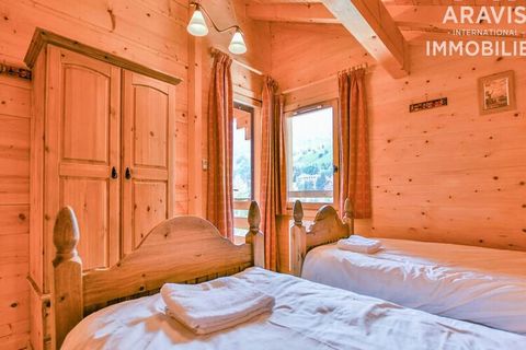 Entdecken Sie das Chalet Blériot Chiron, eine Oase des Komforts und der Eleganz, die in 10 Zimmern Platz für bis zu 20 Personen bietet. Dieses Chalet besteht aus zwei angrenzenden Einheiten – Chalet Blériot und Chalet Chiron – und kann dank einer Ver...