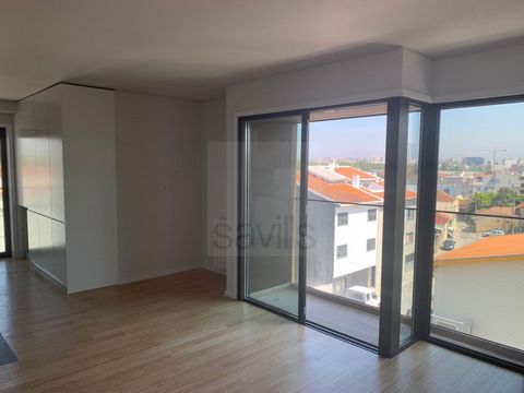 Brand New 1 bedroom apartment for rent in the Antunes Guimarães area comprising: -Equipped kitchen -Room with balcony and lots of light. -Fully equipped open space kitchen. -Room with built-in closet. -1 bathroom. -1 parking space and storage Lease c...