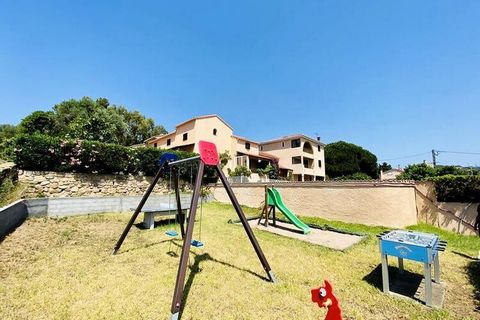 De residentie Marie Diane is een gemeubileerde accommodatie in Propriano in Zuid-Corsica. De talrijke faciliteiten, zoals het zwembad en de speeltuin voor kinderen, maken het een ideale plek voor familie- of romantische vakanties. Deze duplex met uit...