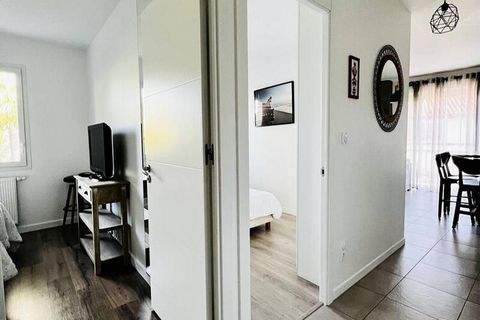 CAMBO, C351: T3 appartement in een prachtig nieuw condominium. Op de 1e verdieping zonder lift biedt deze accommodatie een grote woonkamer met open keuken. Een grote erker geeft toegang tot het terras van 10 m², voorzien van tuinmeubilair. De keuken ...