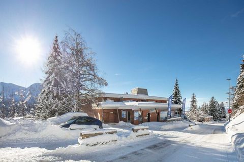 Diese ferienwohnung in Chamrousse mit 1 Schlafzimmer und hat eine Kapazität für 6 personen. Unterkunft Unterkunft hat 48 m² befindet sichkomfortable und sonnige, Die Unterkunft befindet sich in der Nähe von direkt am skigebiet, mit Blick auf die Berg...