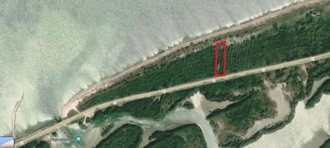 Venta de Terreno frente al mar, de 591m2 (6361 sq.ft.) Frente al mar: 8m Fondo carretera: 74m con acceso directo a la laguna por la parte atras.  Chabihau es uno de los pocos puertos costeros en Yucatán que ha conservado su encanto de pueblo pequeño....