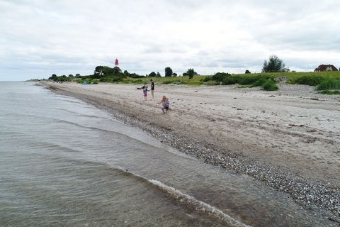 De nouvelles maisons de vacances modernes directement sur la mer Baltique pour une pause parfaite du stress quotidien avec le soleil, la plage et la mer. Que ce soit en famille, en groupe ou en couple, profitez du bon sentiment d'être le bienvenu ! L...