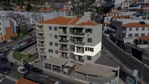 **Property with Strategic Location and Comfort in the Heart of Madeira** This fantastic property is located at **Estrada Dr. Abdel de Freitas, nº 39** (Edf. Santa Luzia), offering a privileged location with a perfect combination of convenience, acces...