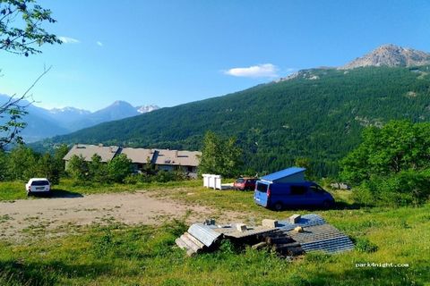 Este encantador apartamento de dos habitaciones con un rincón de montaña ofrece 51 m² de acogedor espacio habitable y es perfecto para hasta seis personas. Ubicado en el cuarto piso de una residencia, cuenta con una luminosa sala de estar con sofá co...