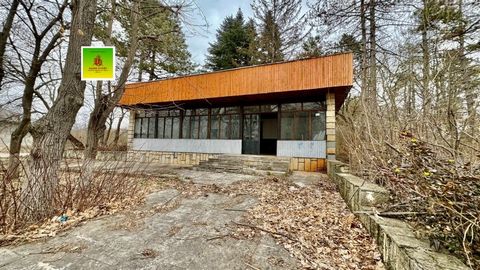 Ref. 2534 Lozenets village, Dobrich district BALIK ESTATE SELLS a solid building representing a restaurant with a built-up area of 120 m2 consisting of a main hall, a warehouse, a kitchen and two bathrooms. Everything is built on a plot of land with ...