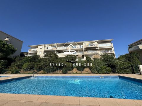 In Saint Laurent du Var, In absoluter Ruhe, in einer schönen Residenz mit Swimmingpool, Ich biete Ihnen dieses hervorragende Studio von mehr als 33m2 an, das mit schönen Dienstleistungen renoviert wurde. Moderne amerikanische Einbauküche, ein hübsche...