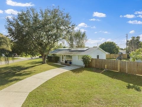 Recently remodeled 3-bedroom, 1-bath home on large corner lot! Home boasts granite countertops, stainless appliances, shaker style cabinets, pantry, tile floors, and large bedrooms with walk-in closets. This is an energy efficient home with 2022 leas...