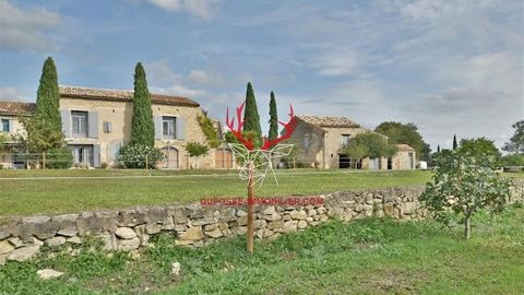 EXCLUSIVITY. The Dufossé Immobilier agency presents this magnificent 16th-century farmhouse, ideally located facing the majestic Pic Saint-Loup and the foothills of the Cévennes. Perched on a height, it offers a breathtaking panoramic view of the sur...