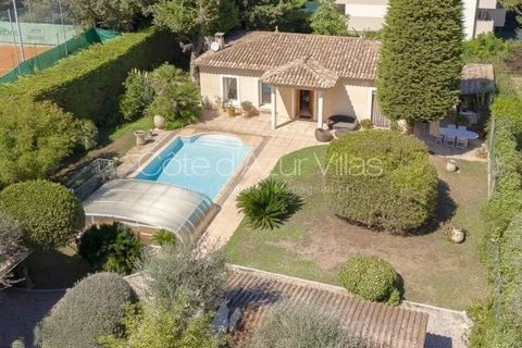 SOLE AGENT. This charming single-storey villa is located in a quiet residential area, within walking distance of shops and schools, 3 minutes from motorway access and 20 mins from Nice airport. With 3 air-conditioned bedrooms, the property offers a f...