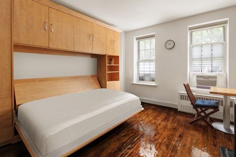 Why rent when you can own a beautifully maintained studio apartment in the heart of Gramercy, one of Manhattan's most sought-after neighborhoods? Located on a peaceful, tree-lined block, this home blends classic charm with modern conveniences. Enjoy ...