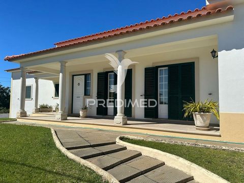 4 Bedroom House with Garage, Fully Walled Avenida Brasil 43, 12º Andar, 1700-062 LisboaAMI License No. 22503Legal Person No. 517 239 345Civil Liability Insurance: Policy No. RC65379424 Fidelidade Features: - Barbecue