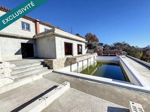 Votre conseillère SAFTI vous propose cette maison contemporaine sur le secteur de Bagnols-en-forêt, à pied du village. Deux entrées, une qui donne accès à un studio de 26m2 et un appartement 4 pièces. Une deuxième entrée qui donne accès au bas de la ...