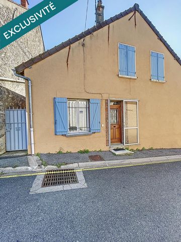 Idéalement située à moins de 5 minutes des commodités et de la gare de Longueville, et à seulement 10 minutes de Provins, cette maison saine et pleine de charme d’environ 70 m² vous séduira par son environnement calme et son excellent état général. L...