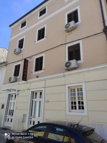 Discounted! Old price - 2 350 000 eur, new price - 2 000 000 eur! Hotel in Center of Pula! A charming hotel with 19 rooms is located in the very center of the city. The hotel offers 975 m2 of living space, which are distributed through a reception ar...