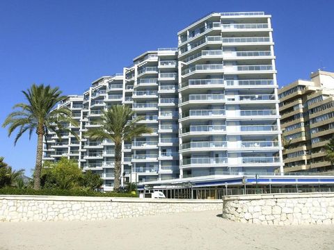 Duplex penthouses with beautiful sea views and views of the Peñon d'Ifach for sale in Calpe. The Hipocampus building was constructed in 2005 and is next to the pretty, sandy beach of La Fossa and its walking promenade with bars and restaurants.  The ...