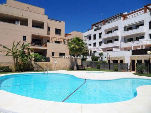 Come and take a look at this superb investment in the La Noria area of La Cala de Mijas. This second floor modern apartment is ready to use immediately, just bring your swimming gear and a towel. This property has the advantage of being a short walk ...