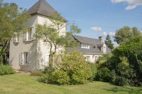 Située dans la charmante commune de Chouzé-sur-Loire (37140), cette propriété bénéficie d'un emplacement idéal au cœur du vignoble Tourangeau. Proche des commodités locales, elle ravira les amateurs de vin et de nature, tout en étant à courte distanc...