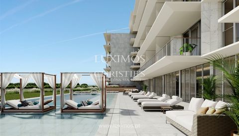 On the seafront , next to the beach and Lagoa dos Salgados , in Armação de Pera, in the Algarve, we find this modern three-bedroom apartment . The apartment is part of a new and exclusive development called Bayline . The apartment was designed to com...