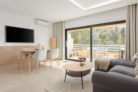 Located in Vilamoura. Can you imagine waking up every day and gazing at the sea from your balcony? Coming home to a stunning sunset? Or, just a few steps from home, taking a stroll along the marina or a dip in the sea? Don't waste time and come and s...