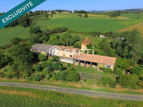 Située dans le charmant village de Lusignan-Petit (47360), cette propriété bénéficie d'un cadre paisible et authentique, idéal pour les amoureux de la nature. La commune offre un cadre de vie calme, tout en étant à proximité des commodités, situé à 6...