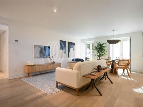 2 Bedroom apartment with 112 sqm, brand new, with parking and a garden of 33 sqm, in one of the most cosmopolitan neighbourhoods of Lisbon, surrounded by culture, gastronomy, schools, hospitals and close to the Estrela Cathedral and Tapada das Necess...