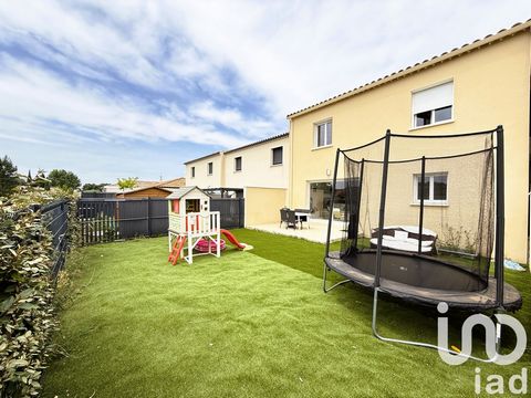 iad France - David Andre vous propose: Bollene , MAISON RÉCENTE , 3 Chambres , Garage , terrain clos . Cette maison contemporaine offre des prestations de qualité dans un cadre agréable. Composition : Grande pièce de vie avec salon et cuisine ouverte...