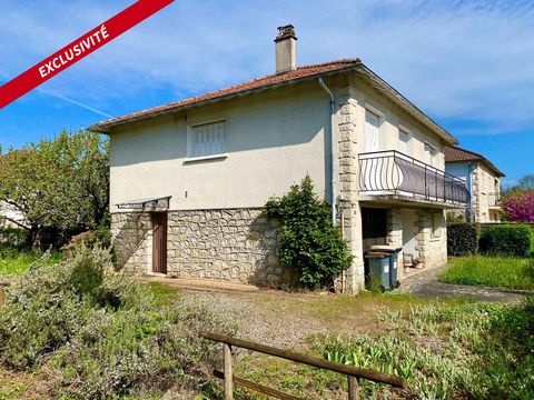 Maison à rénover avec beau terrain arboré