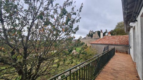 3 chambres,1 bureau. Bel espace en pelouse, garage