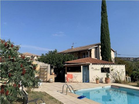 Immeuble de deux appartements avec piscine