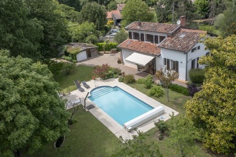 Spacieuse Maison avec Piscine et Accès au Tarn