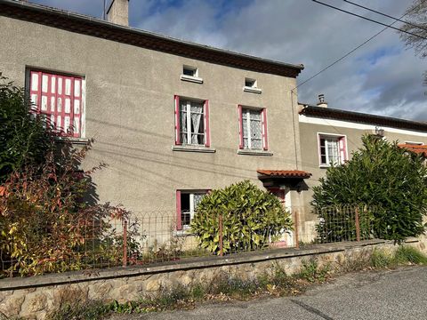 À vendre – Maison 200 m² à rénover entièrement – Sainte-Sigolène (43600)