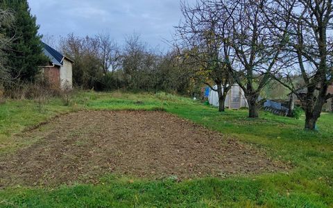 Terrain 800 m² – Borné, calme, on construit !