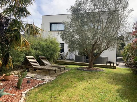 TRES BELLE MAISON COMTEMPORAINE