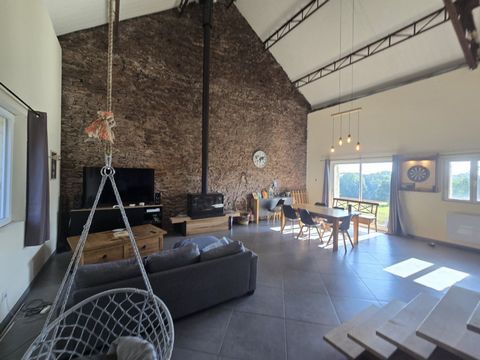 BARAQUEVILLE-GRANGE AMENAGEE ET MAISON ANCIENNE SUR 1HA