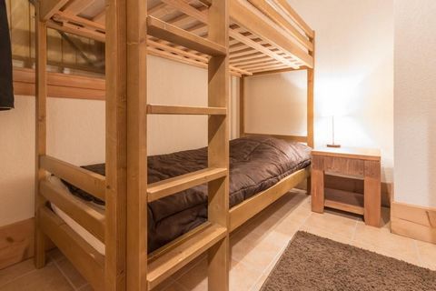 The residence Les Chalets of Wengen, Les Coches, Montchavin, Alps are situated 200m from the first shops and 150m from the ski lifts and the ski school (ESF). It comprises of 130 apartments spread over 3 buildings on 3 to 5 floors (with lift) and 10 ...