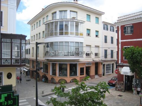 BUILDING in the heart of Mahón. Shopping area. The building has 28 meters of façade. It consists of 9 houses and 5 commercial premises #ref:V1965