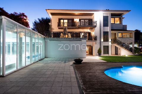 Property ID: ZMPT557957 This property offers the perfect combination of classic elegance and contemporary comfort and sophistication. With a total construction area of more than 1,000 m2 and a large garden, it is the ideal investment for those lookin...