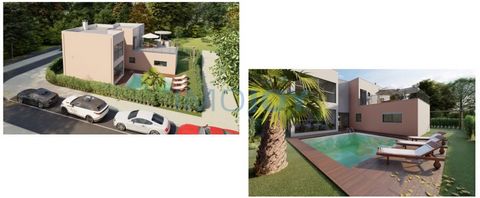 Villa moderna T3 + 1, independiente, con jardín y piscina privada, ubicada en el condominio privado Palmela Village, de arquitectura contemporánea. Se inserta en una parcela con 470m2, 200m2 de área de construcción, el condominio cuenta con restauran...