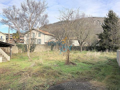 In Foix, in the city center, I offer this building plot with a surface area of 344 m2. All amenities a few steps away, ideally located and rare, in a residential area, this land is waiting for your project. To learn more, contact me. The fees are the...