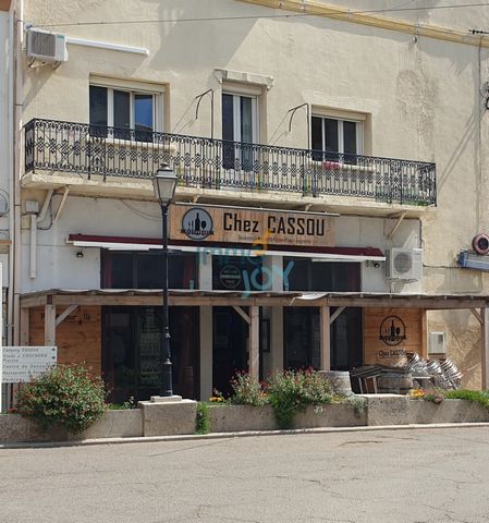 Close to the sea in the city center of Sigean restaurant with a surface area of +100 m2, equipment to standards (cold and hot), passing clientele of tourists and regulars, the room is air-conditioned with + 40 covers, private terrace, bar license 3 w...