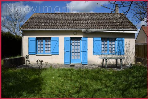 David Lemaitre, your Noovimo real estate advisor, presents this charming single-storey house located in Cosse-en-Champagne, 10 minutes from Saulges and Brulon. It consists of a bright living room-living room-kitchen of more than 30m2, a bedroom of ab...