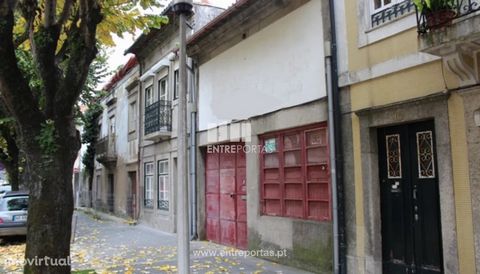 Sale of Building with 650 m², City Center, Viana do Castelo. Building for restoration, with an area of 650 m². It is located in the city centre. Zone with access to several essential services, being served by public transport. Ref.: VCC12466 FEATURES...