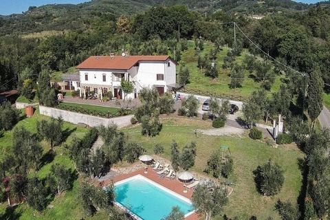 Van het geweldige uitzicht op het Toscaanse landschap tot aan toegang tot een privé zwembad en een sfeervol gemeubileerde tuin. Deze heerlijke vakantiewoning biedt alle ingrediënten voor een onvergetelijke vakantie met je partner of gezin! Golf Monte...