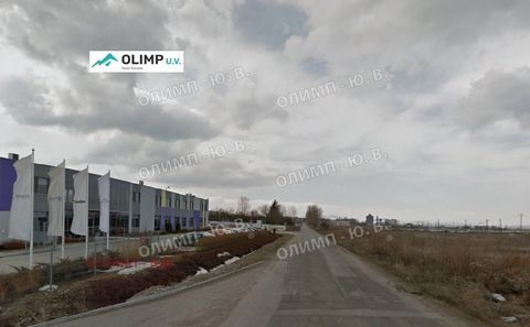 Plot of land with excellent location! Developed industrial zone, TIR access and all necessary communications! It is located next to the Weber and Rollplast plants. Large face 60 meters on an asphalt road. It falls within the regulation zone of the Co...